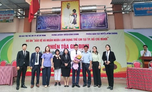 Phiên tòa giả định với chủ đề “Phòng, chống xâm hại trẻ em” tại trường THCS Vĩnh Lộc B