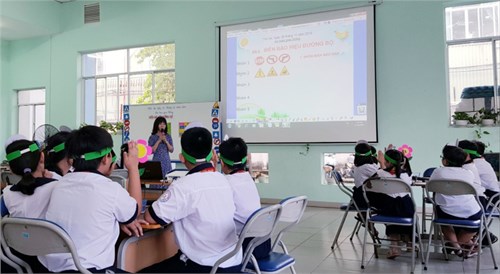 Chuyên đề ATGT ngày 26/11/2019 tại trường TH Bế Văn Đàn