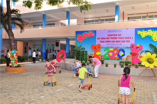 Chuyên đề   Xây dựng môi trường thiên nhiên và tăng cường phát triển vận động cho trẻ  tổ chức tại trường MN 13
