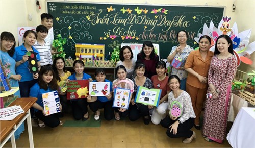 Triển lãm Đồ dùng dạy học - Đồ chơi cho học sinh khuyết tật lần II.