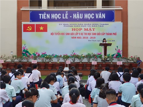 Họp mặt đội tuyển học sinh giỏi lớp 9 dự thi cấp thành phố