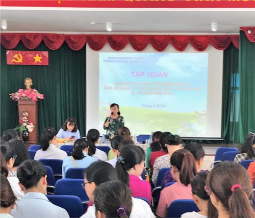 Tập huấn Đạo đức của giáo viên mầm non và cán bộ quản lý trong giải quyết các vấn đề ở trường mầm non