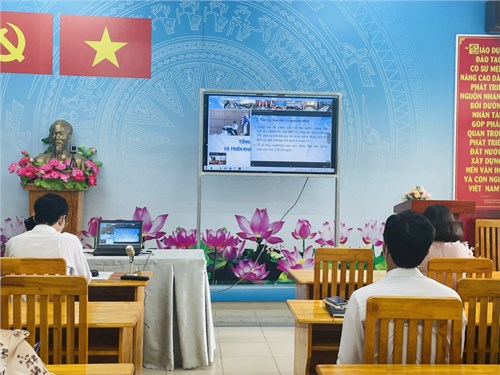 Phòng giáo dục và đào tạo huyện hóc môn dự hội nghị trực tuyến tổng kết năm học 2020-2021 tại điểm cầu phòng giáo dục.