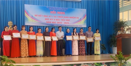 Hội nghị sơ kết học kỳ I Bậc Tiểu Học.