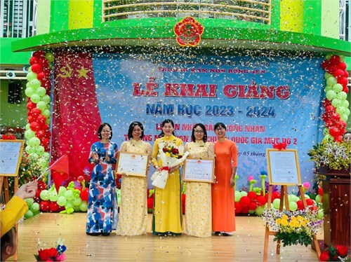 Trường Mầm non Bông Sen huyện Hóc Môn nhận Bằng công nhận Chuẩn quốc gia mức độ 2.