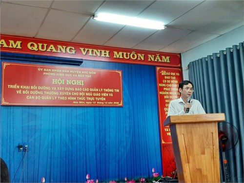 Phòng giáo dục và đào tạo tổ chức hội nghị triển khai bồi dưỡng và xây dựng báo cáo quản lý thông tin về bồi dưỡng thường xuyên cho đội ngũ giáo viên và cán bộ quản lý theo hình thức trực tuyến