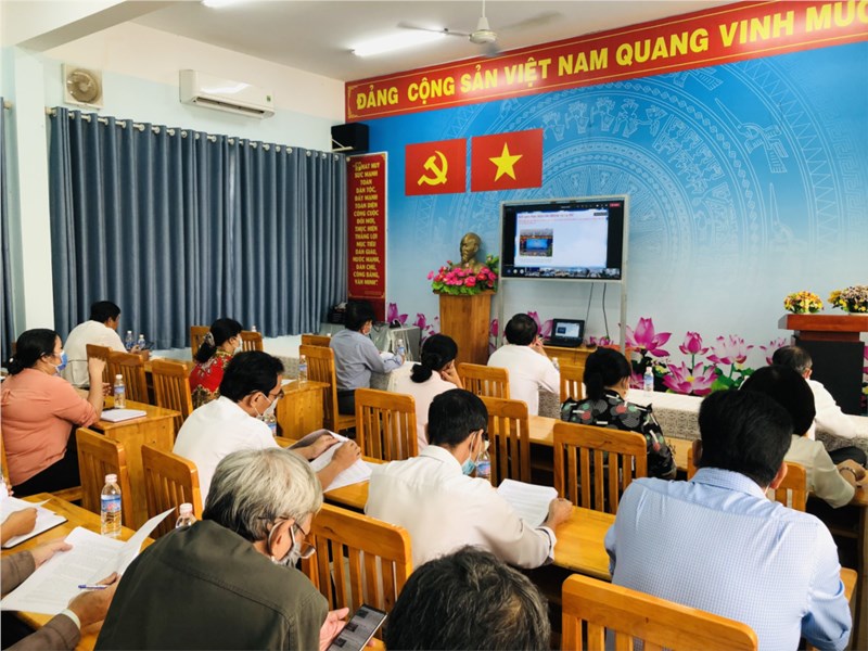 Hội nghị trực tuyến sơ kết học kỳ một bậc tiểu học năm học 2020-2021.