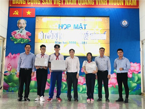 Phòng giáo dục đào tạo huyện hóc môn tổ chức họp mặt đội tuyển dự thi học sinh giỏi cấp thành phố năm học 2020-2021