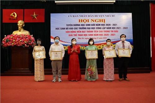 Hội nghị tuyên dương HSG năm 2020-2021, học sinh đổ vào các trường đại học công lập năm học 2020-2021, vận động viên đạt thành tích cao trong thi đâu giải thể thao học sing năm học 2020-2021