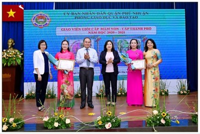 Hội nghị tổng kết và khen thưởng hội thi giáo viên dạy giỏi bậc học mầm non năm học 2020 – 2021