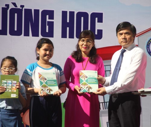 Phát động phong trào học Ngoại ngữ trong trường học