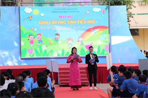 Phòng Giáo dục và Đào tạo Quận 1 tổ chức Ngày hội giao lưu học sinh tiểu học Quận 1 năm học 2022-2023 với chủ đề: “Khám phá cuộc sống muôn màu”
