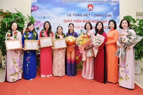 Giáo viên quận 1 được tuyên dương, khen thưởng trong hội thi “giáo viên dạy giỏi mầm non cấp thành phố” năm học 2022- 2023