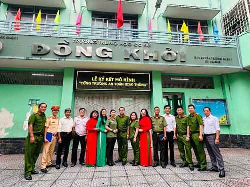 Lễ kí kết mô hình Cổng trường an toàn giao thông