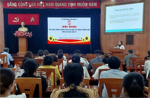 Tập huấn phòng chống bệnh đau mắt đỏ trong trường học