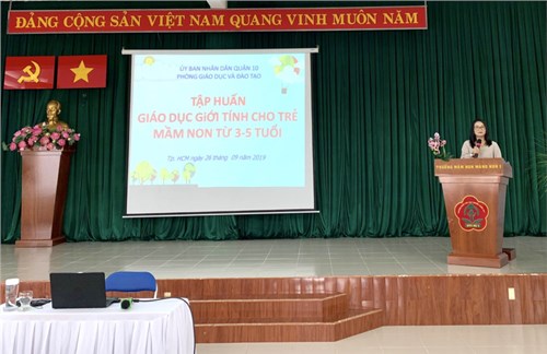 Lớp “Tập huấn giáo dục giới tính cho trẻ mầm non từ 3 - 5 tuổi” năm học 2019-2020 cho cán bộ quản lý mầm non.