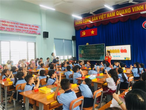 Chuyên đề “Dạy Toán lớp 1 theo chương trình Giáo dục phổ thông 2018”.