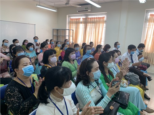 Tổ chức vòng thi trình bày giải pháp giáo dục Hội thi giáo viện chủ nhiệm giỏi tiểu học cấp quận năm học 2020-2021