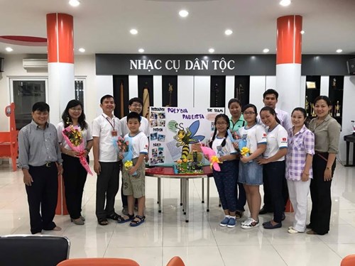 Buổi lễ các em học sinh trường Tiểu học Lạc Long Quân và Tiểu học Trưng Trắc ra quân tham dự kỳ thi Frist Lego League Châu Á - Thái Bình Dương tại Sydney (Úc) của học sinh trường Tiểu học Lạc Long Quân và tiểu học Trưng Trắc