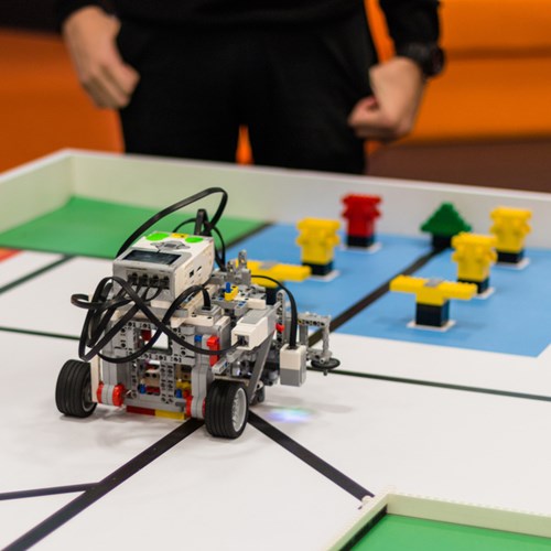 Tập huấn về lĩnh vực STEM và STEM Robot cho giáo viên tiểu học
