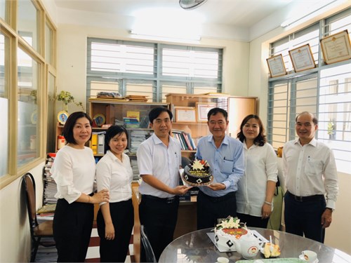 Phòng Giáo dục và Đào tạo Quận 11 thăm và chúc mừng ngành Y tế nhân ngày Thầy thuốc Việt Nam.