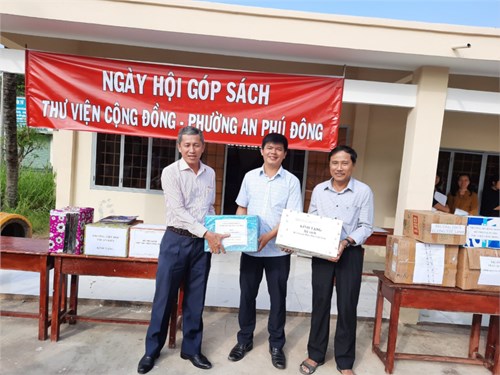  - Ngày 5/12/2019 Phòng GD&ĐT phối hợp UBND phường An Phú Đông tổ chức “ Ngày hội góp sách thư viện cộng đồng” phường An Phú Đông có sự hiện diện của đ/c Khưu Mạnh Hùng Trưởng phòng GD&ĐT, đ/c Huỳnh Thanh Hùng Phó chủ tịch UBND phường An Phú Đông, Hiệu trưởng, và cán bộ văn thư các trường công lập trên địa bàn quận. Kết quả ngày hội góp sách thu được khoản 4.500 cuốn sách.