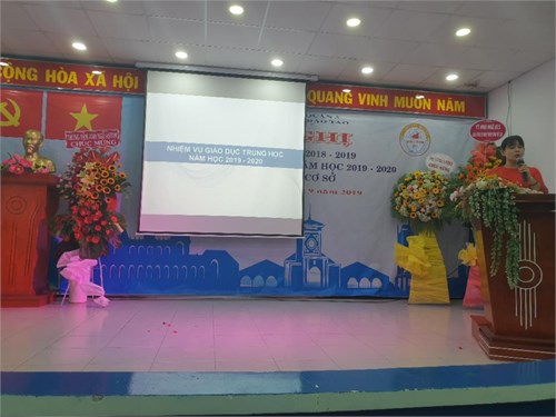 Hội nghị tổng kết năm học 2018-2019 và triển khai nhiệm vụ năm học 2019-2020 cấp Trung học cơ sở