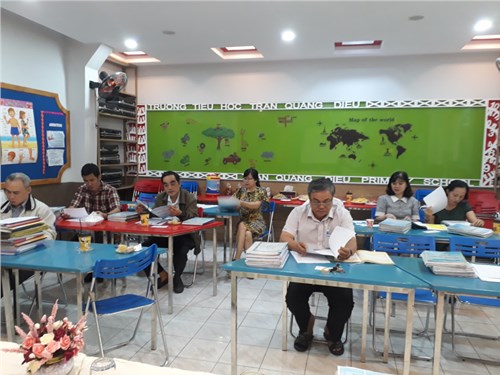 Chấm thi giáo viên chủ nhiệm giỏi cấp tiểu học năm học 2019 - 2020
