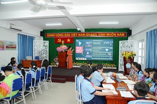 Chuyên đề: Sử dụng phương pháp dạy học theo định hướng phát triển năng lực học sinh ở bộ môn Lịch sử - Địa lý lớp 7 tại trường THCS Phan Sào Nam