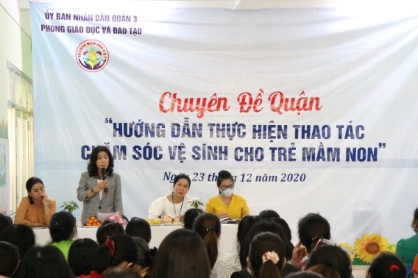 Chuyên đề về hướng dẫn thực hiện thao tác chăm sóc vệ sinh trẻ mầm non
