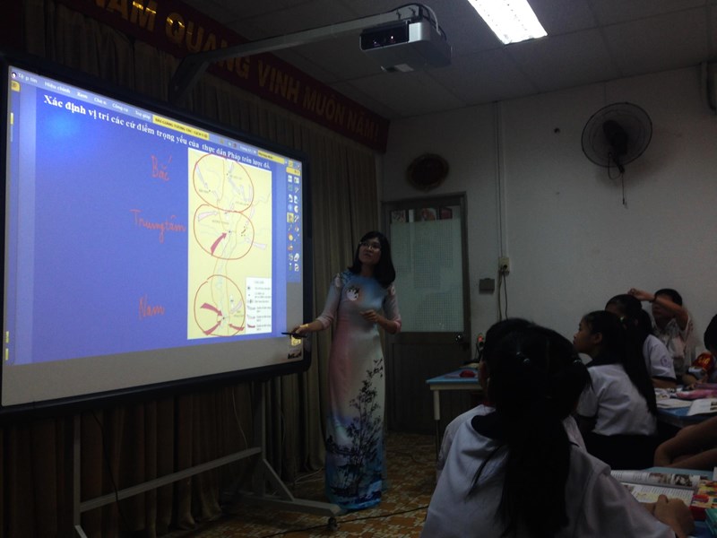 Chuyên đề “Phối hợp sử dụng bảng tương tác và phương pháp Bàn tay nặn bột trong dạy học môn Lịch sử 5” năm học 2016-2017