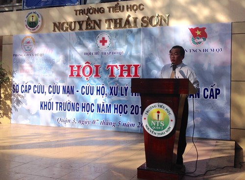Hội thi Sơ cấp cứu, cứu nạn – cứu hộ, xử lý tình huống khẩn cấp khối trường học năm học 2015 – 2016
