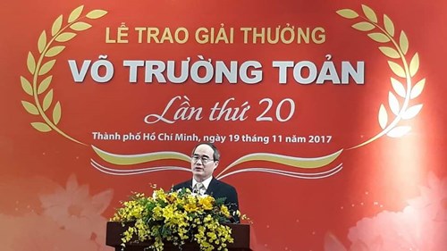 Giải thưởng Võ Trường Toản lần thứ 20 năm 2017: Tôn vinh 40 thầy, cô giáo tiêu biểu của TPHCM