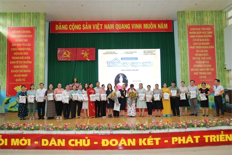 Phòng Giáo dục và Đào tạo phối hợp cùng Công ty cổ phần phát triển giáo dục GAIA và WOWEDU tổ chức thành công chuyên đề trường học hạnh phúc.
