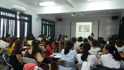 Bồi dưỡng chuyên môn nghiệp vụ về CSGD trẻ 6-18 tháng