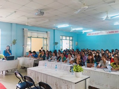 Tổ chức Bồi dưỡng chuyên môn  Rút kinh nghiệm việc thực hiện Chương trình gíao dục mầm non 