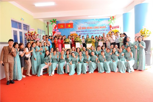 Lễ đón bằng công nhận trường mầm non 12 đạt chuẩn quốc gia mức độ 2 và kiểm định chất lượng mức độ 3