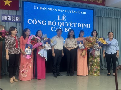 Lễ công bố quyết định cán bộ