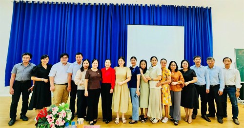 Tập huấn chuyên đề 
“Giáo dục kỹ năng công dân số và học bạ số”
dành cho các trường Trung học cơ sở trên địa bàn Quận 11 
năm học 2024-2025