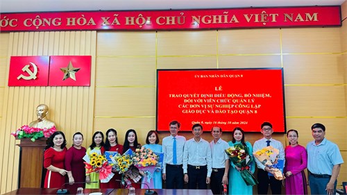 Lễ trao Quyết định điều động, bổ nhiệm, bổ nhiệm lại viên chức quản lý khối Giáo dục và Đào tạo ngày 16 tháng 10 năm 2024