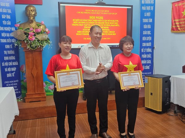 Chi bộ phòng giáo dục và đào tạo quận tổ chức hội nghị sơ kết 3 năm về thực hiện kết luận số 01-kl/tw của bộ chính trị