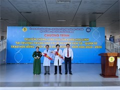 Chương trình truyền thông giáo dục sức khỏe học sinh tại các Trường Trung học cơ sở thuộc Quận - Trao học bổng “Tiếp bước đến trường” năm học 2023 - 2024