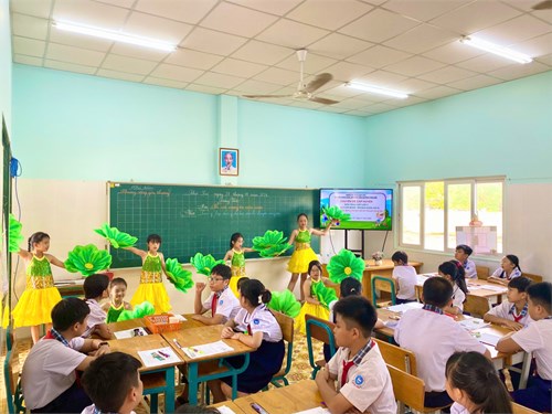 Phòng Giáo dục và Đào tạo huyện Cần Giờ tổ chức chuyên đề  Dạy viết cho học sinh lớp 5 theo hướng phát triển năng lực 