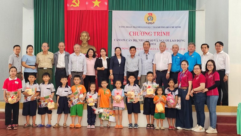 <a href="/tin-tuc-su-kien/cong-doan-giao-duc-thanh-pho-ho-chi-minh-thuc-hien-ke-hoach-to-chuc-chuong-trin/ct/8107/457344">Công đoàn Giáo dục Thành phố Hổ Chí Minh thực<span class=bacham>...</span></a>