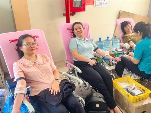 Phòng Giáo Dục Đào Tạo Huyện Hóc Môn tổ chức hiến máu nhân đạo.
