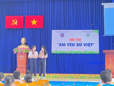 Khai mạc hội thi “ EM YÊU SỬ VIỆT”  chào mừng kỷ niệm 42 năm ngày nhà giáo Việt Nam.