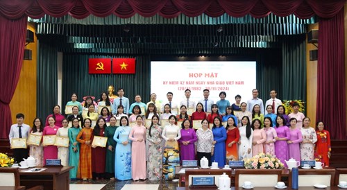 Họp mặt kỷ niệm 42 năm Ngày Nhà giáo Việt Nam (20/11/1982 - 20/11/2024)
