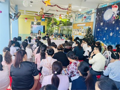 Tổ chức chuyên đề  “Xây dựng và sử dụng bộ công cụ theo dõi, đánh giá sự phát triển của trẻ 5 tuổi”
