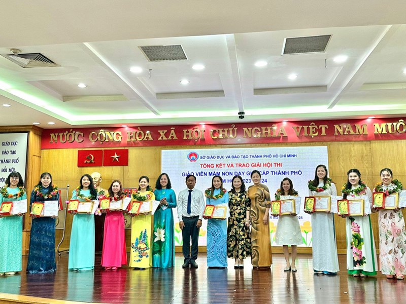 Giáo viên mầm non Quận 5 đạt giải nhì và giải ba Hội thi giáo viên mầm non dạy giỏi cấp thành phố chủ đề  Xây dựng kế hoạch và tổ chức hoạt động nuôi dưỡng, chăm sóc, giáo dục 