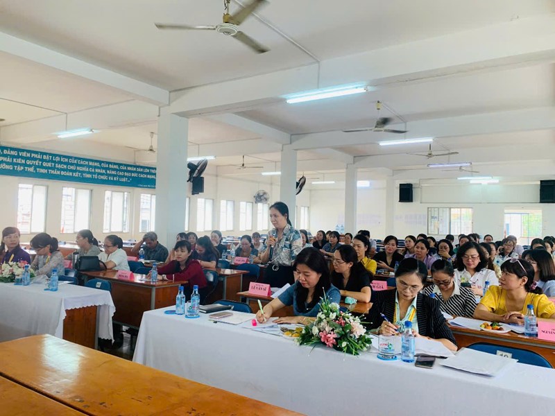 Chuyên đề “Vận dụng bài học STEM theo hướng phát triển phẩm chất, năng lực học sinh”